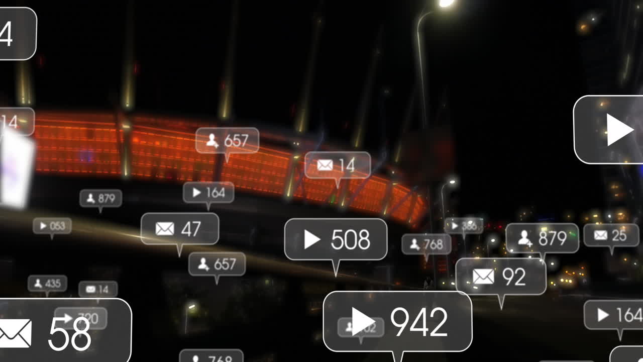 animación de iconos de redes sociales contra el tráfico nocturno de la ciudad