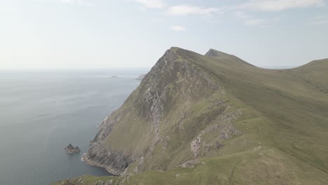 Stunning-View-Of-Croaghaun-Cliff-In-Fog-On-Achill-Island-In-County-Mayo,-Ireland