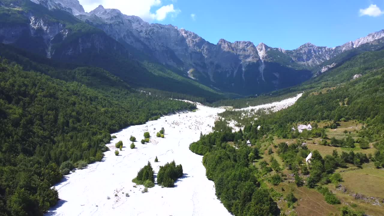 Naturskjønt fjellandskap