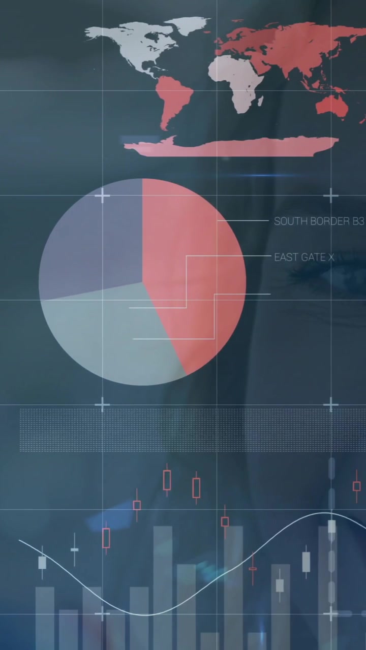 Animazione di analisi dati finanziari sul volto di una donna d'affari sorridente in ufficio