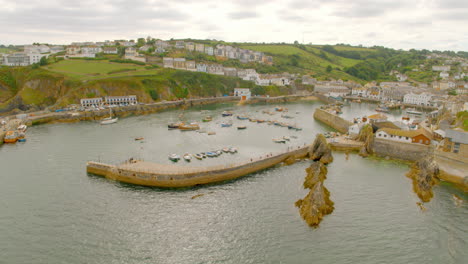 Aerial-view-of-Mevagissey-in-Cornwall,-England