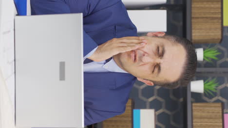 Vertical-video-of-Businessman-with-toothache.