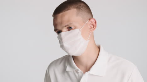 Blond-guy-with-surgical-face-mask