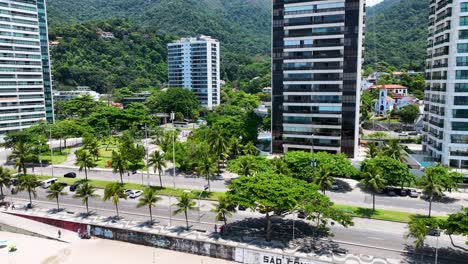 Strandgebäude-Am-Sao-Conrado-Beach-In-Rio-De-Janeiro-Brasilien