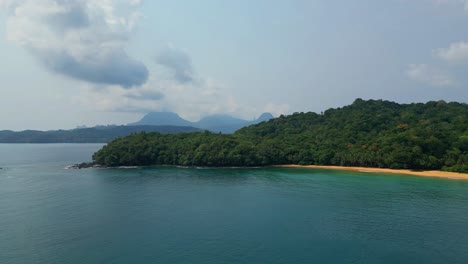 Luftaufnahme-Vor-Praia-Grande-Auf-Prince-Island,-São-Tomé,-Afrika