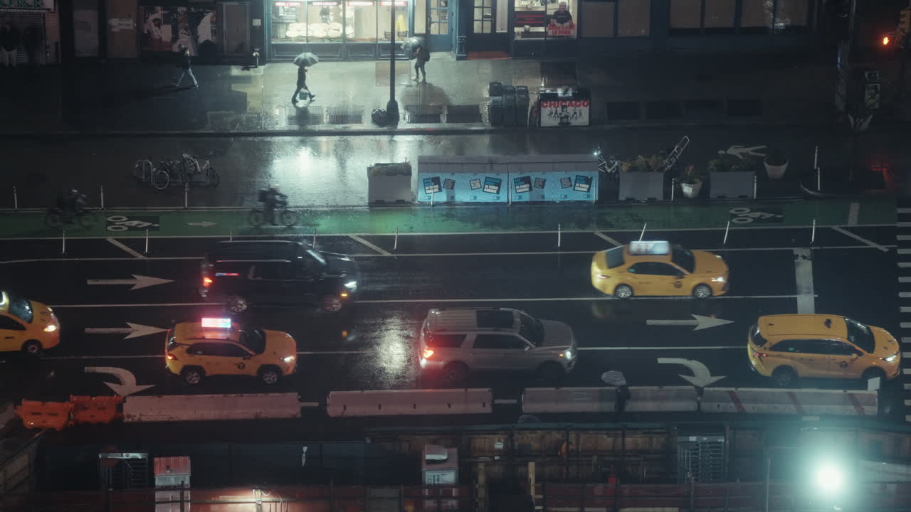 도시의 비가 오는 밤