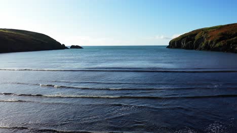 Tramore-Beach-Luftaufnahme-Während-Des-Sommertages-Hintergrund