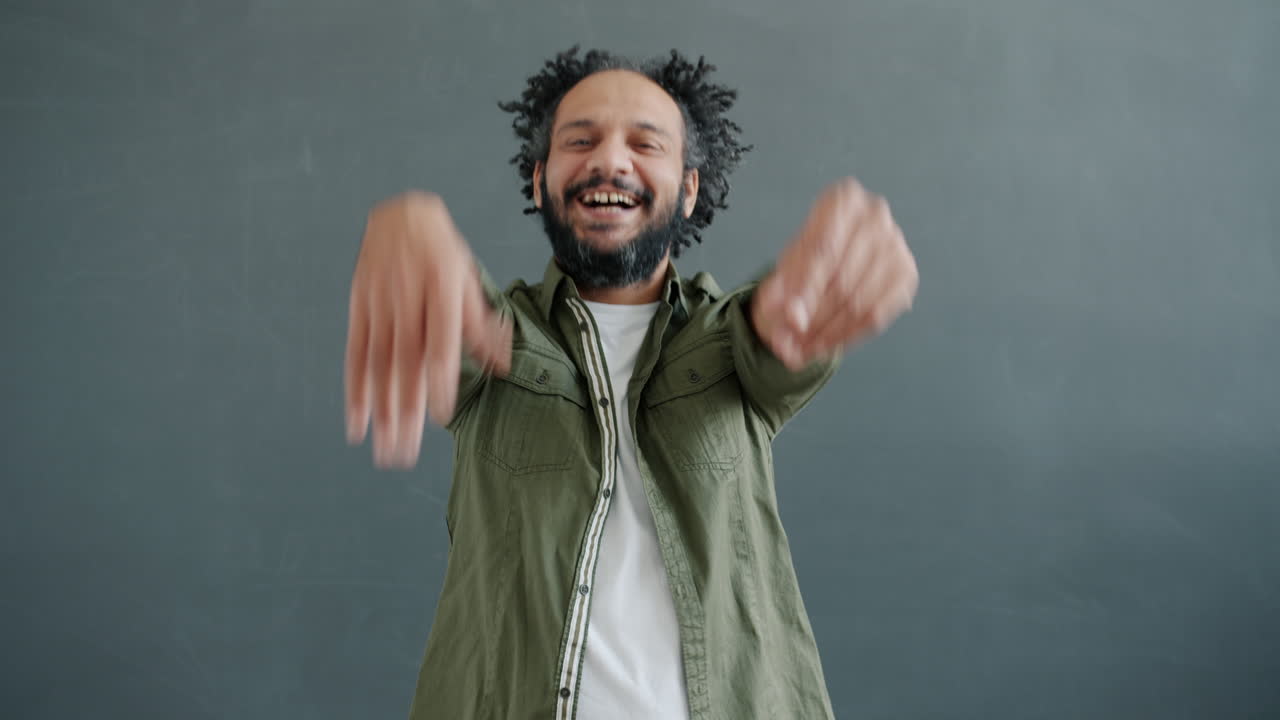 retrato de un hombre feliz