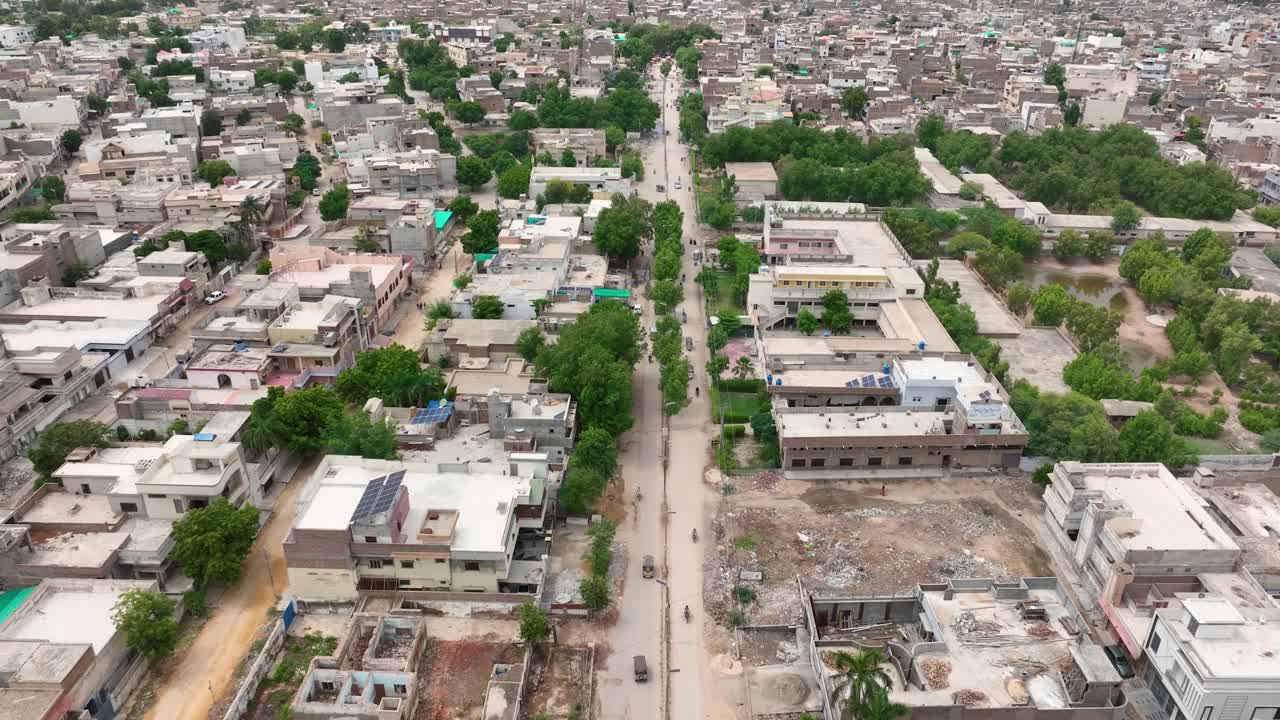 vista aérea de una zona urbana densamente poblada, ciudad de mirpur khas, sindh, pakistán