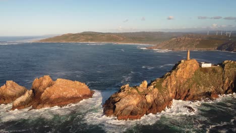 vista aérea de ocean cliff rock obligado costa norte de españa galicia región cabo vilan faro destino turístico