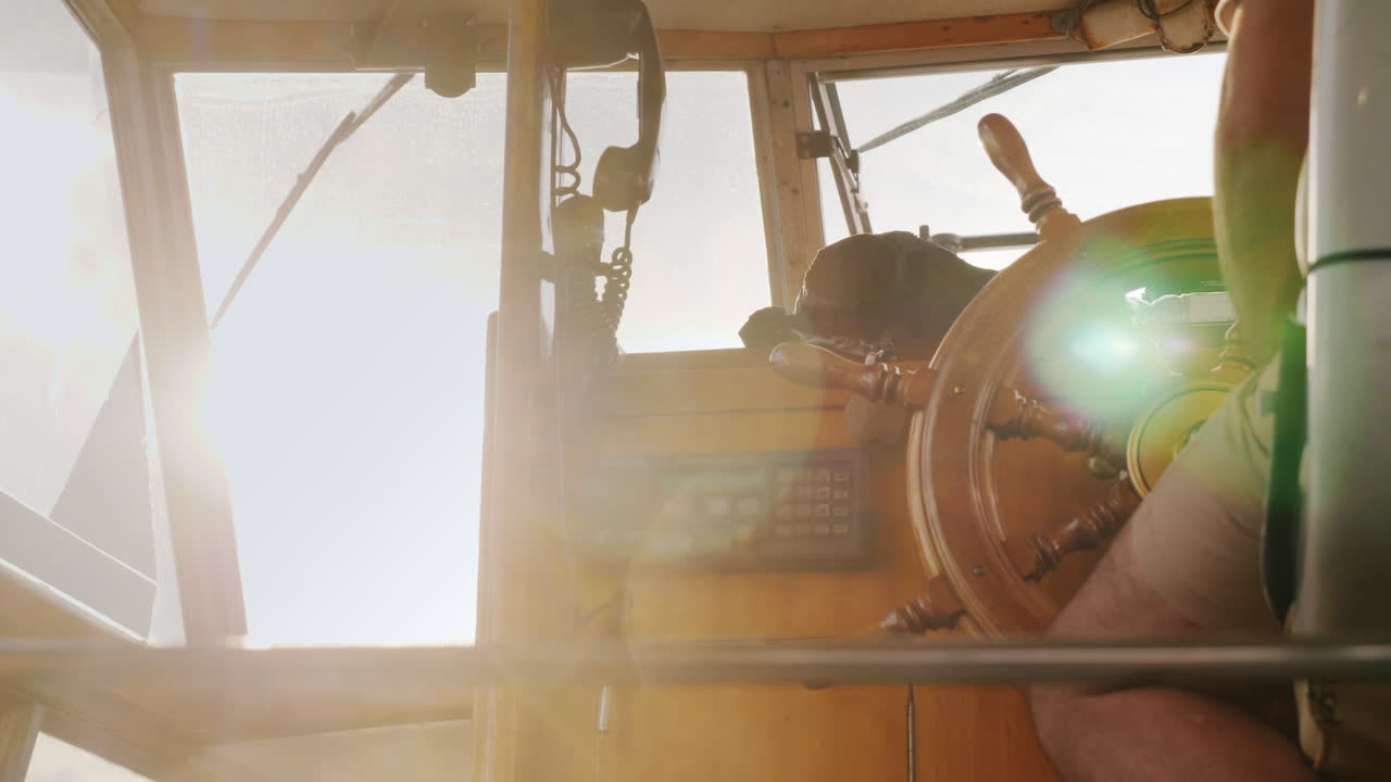 volante de barco y bengala solar