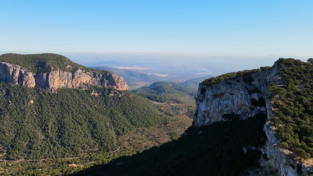 Discover stunning vistas from the Tramontana mountain range, highlighting the beauty of Cap Formentor and the historic Formentor lighthouse. Perfect for nature lovers and adventurers.