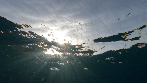 Rays-of-the-sun-underwater