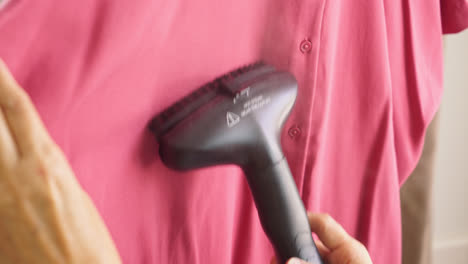 planchar ropa con plancha de vapor