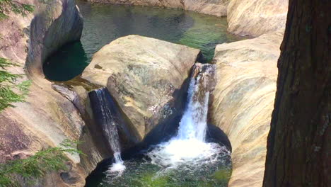 el agua cae en warren vermont