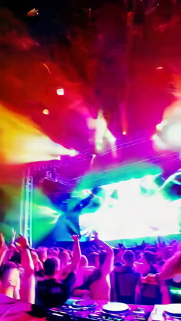 fiesta en un club nocturno