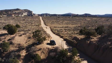 Roadtrip-Reisende-Auf-Der-Cottonwood-Canyon-Road