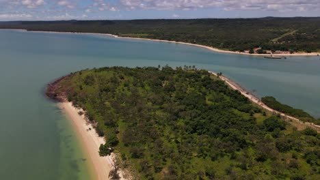 Clip-Aéreo-En-Movimiento-De-Una-Isla-Deshabitada-En-La-Remota-Australia