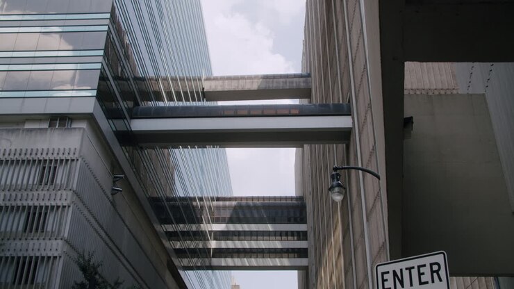 Edificios conectados con pasarelas elevadas