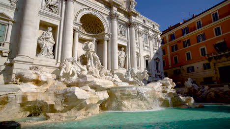 Fontana-De-Trevi-En-Roma,-Italia