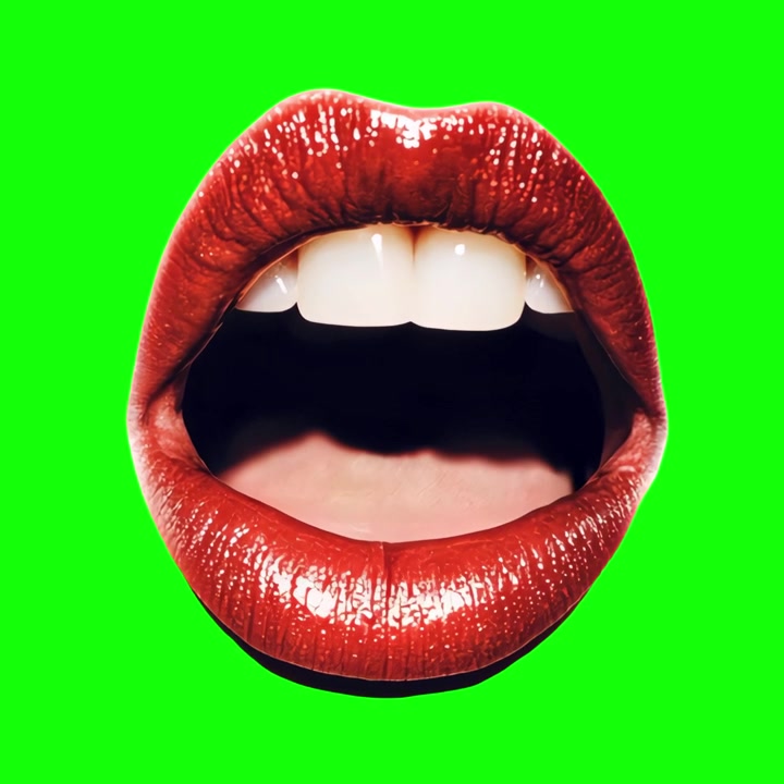 Primo piano delle labbra di una donna che si muovono su green screen
