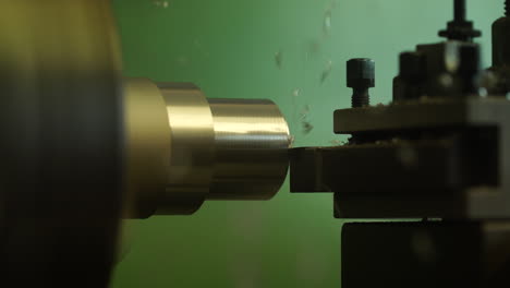 milling-machine-milling-into-a-piece-of-metal