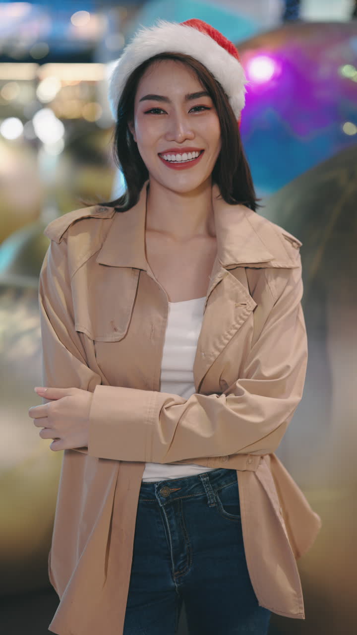 mujer con gorro de santa