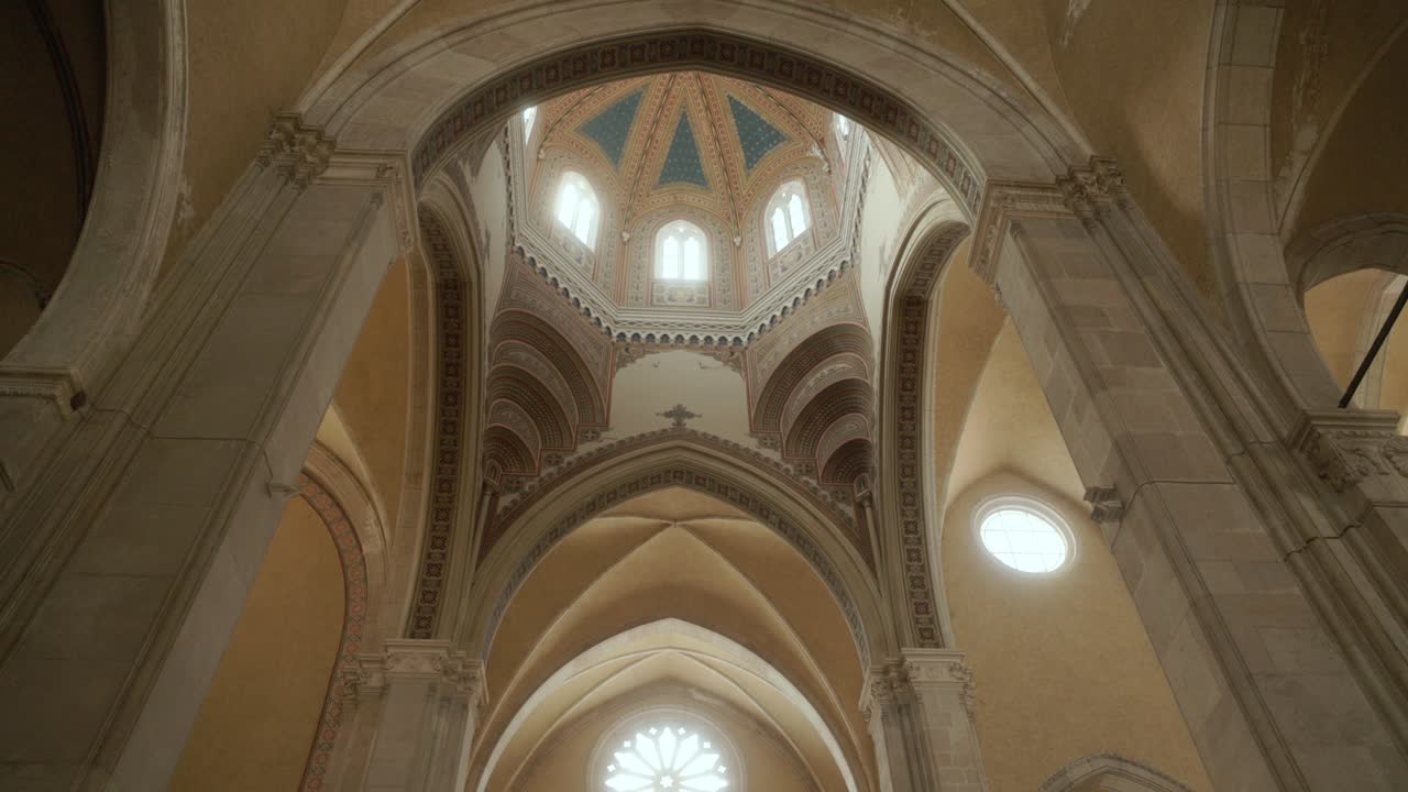 Interno del Tempio Ossario a Bassano del Grappa, Italia