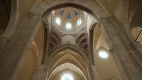 interior del templo osario en bassano del grappa, italia