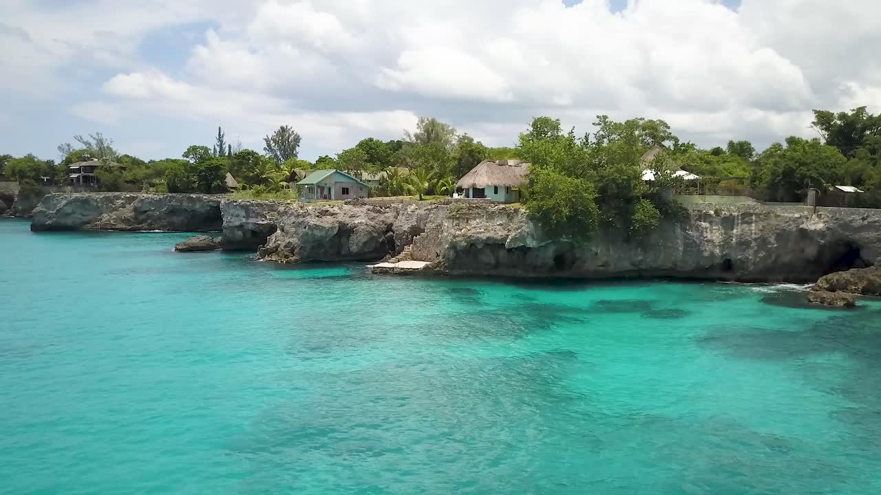 Jamaika, Westmoreland'daki Güzel Mavi Su