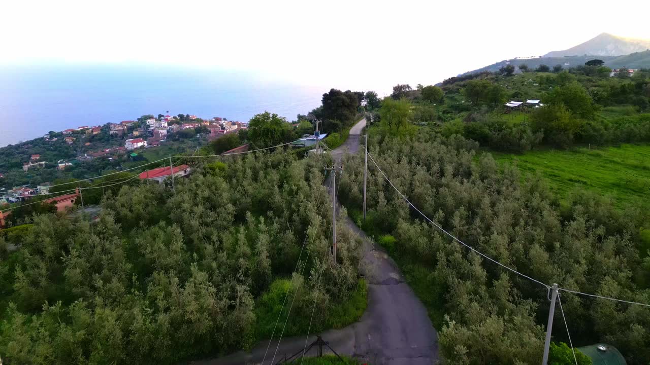 이탈리아 파니아의 아말피 해안의 바가 마을의 은 거리