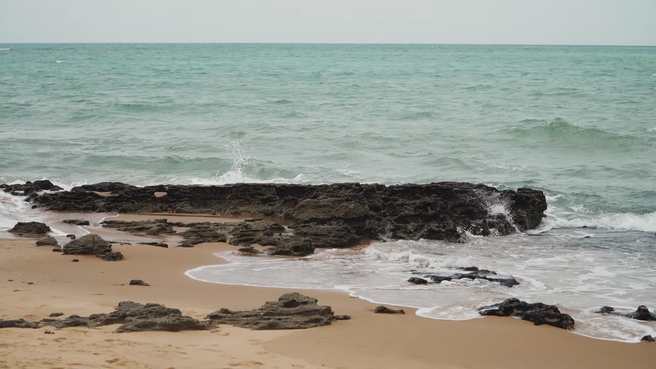 caraiva beach bahia porto seguro brazil sand sea green vegetation sun brach praia de caraiva