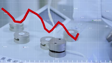 animación del diagrama rojo y el procesamiento de datos sobre el médico afroamericano chequeando la bolsa de sangre