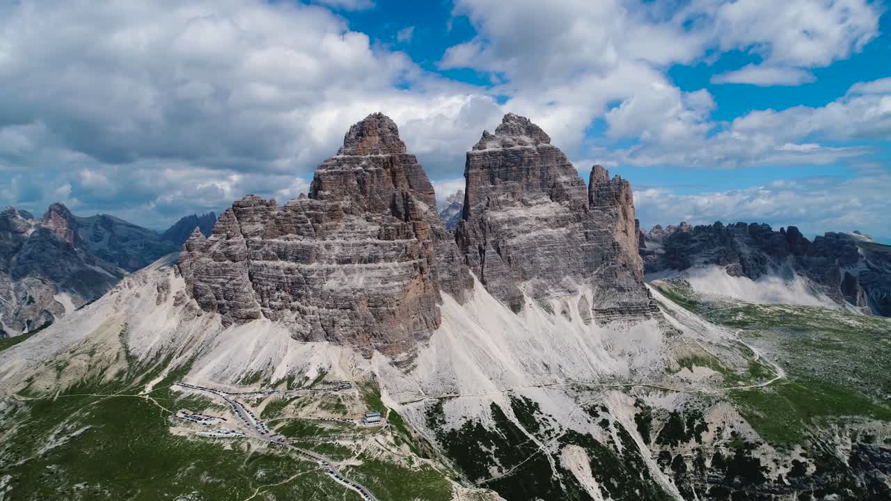 Parco Naturale Nazionale Tre Cime Nelle Alpi Dolomitiche. Bella natura d'Italia.