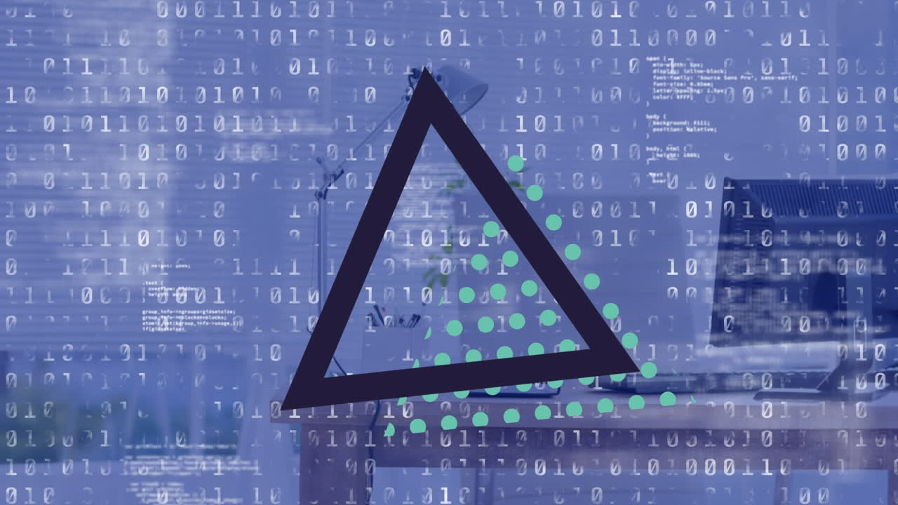 삼각형, 이진 코드 및 데이터 처리를 컴퓨터로 사무실 데스크에서 애니메이션