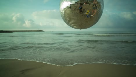 Stranddiscoball-0