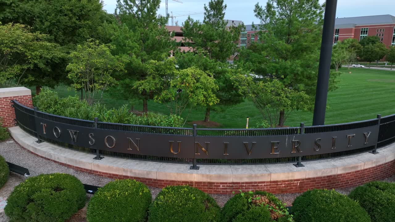 firmar para la universidad de towson