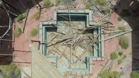 club de hotel abandonado en el mar muerto israel