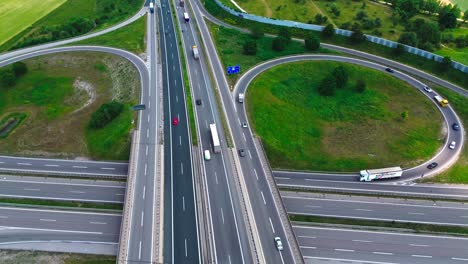 Vista-Aérea-Del-Sistema-De-Carreteras,-Infraestructura-De-Transporte,-4k