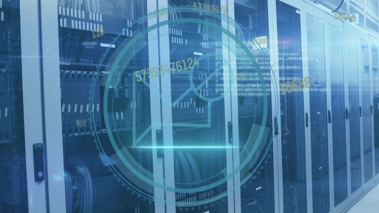 animación del alcance con icono de correo electrónico y procesamiento de datos a través de servidores informáticos