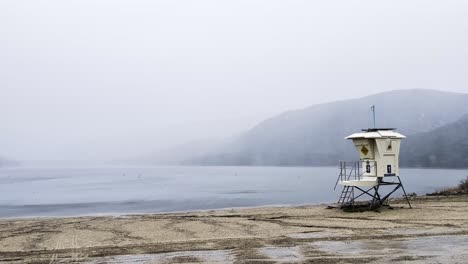 Silverwood-Lake,-Erholungsgebiet-Im-Bundesstaat-Kalifornien,-Schwimmstrand