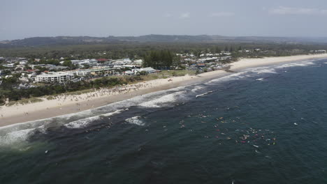 Toma-Aérea-4k-De-La-Ciudad-De-Surf-Byron-Bay-En-Australia