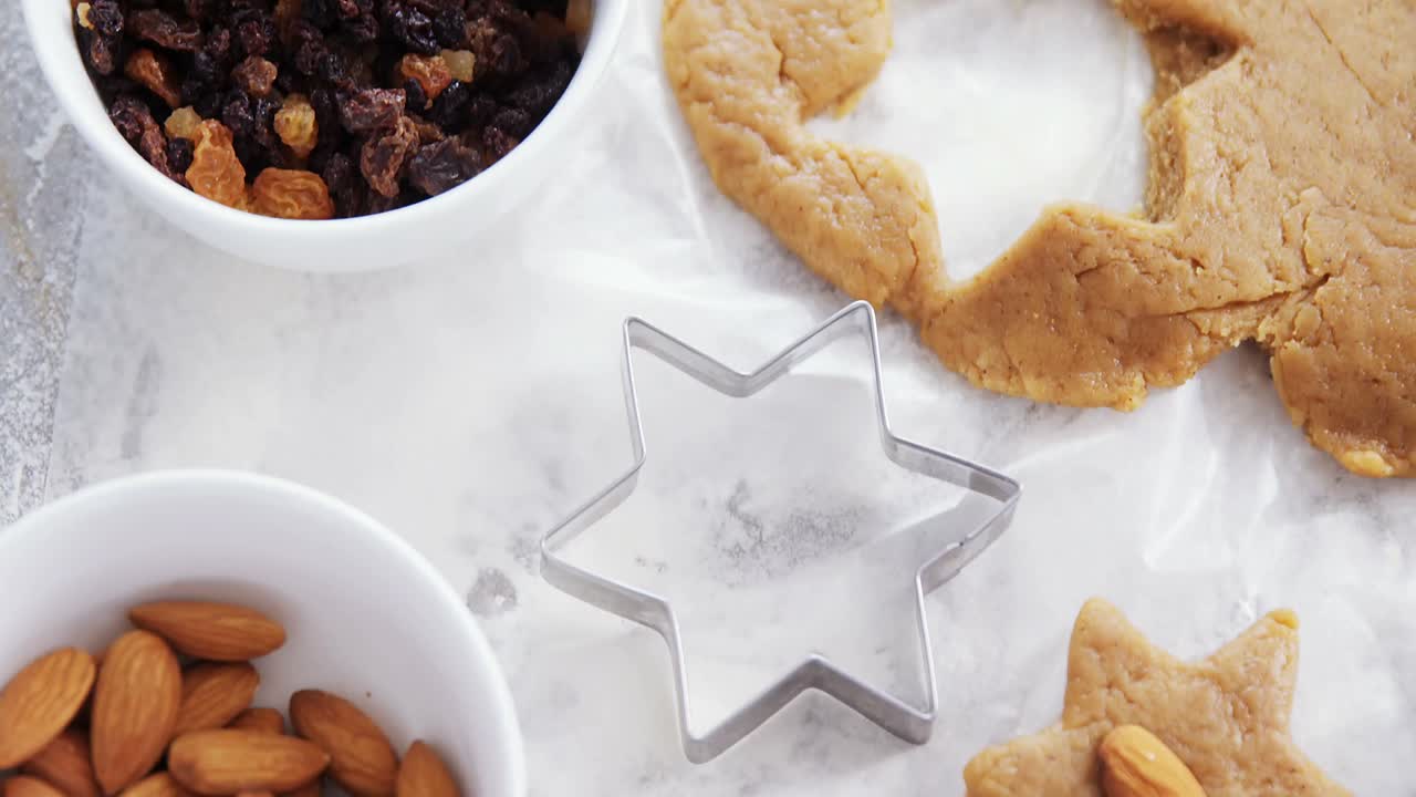 Biscoitos com amêndoa por cima 4K