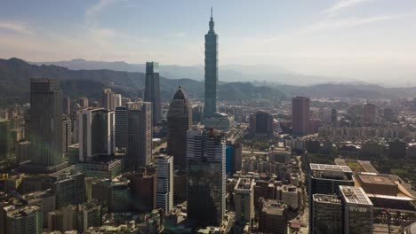 día soleado taipei paisaje urbano famosa torre aérea centro de la ciudad panorama 4k timelapse taiwán