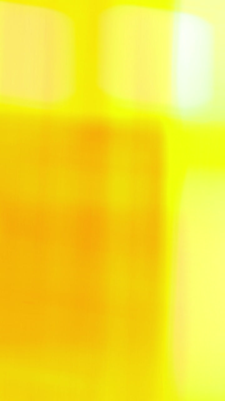 Transizione astratta con effetto di luce giallo e arancione