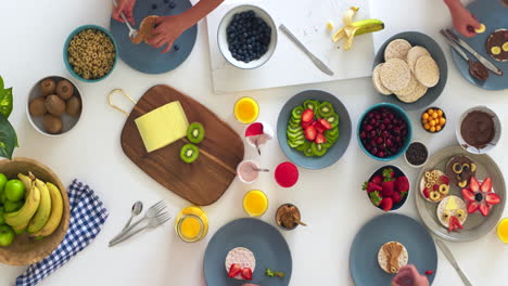 kids' creative breakfast