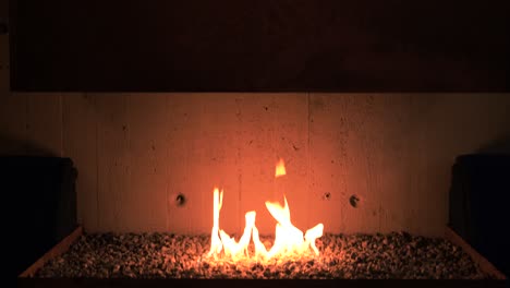 diferentes ángulos de fuego artificial que dan un ambiente moderno, oxidado y ambiental