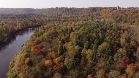 Sigulda-Stadt-Lettland-Im-Monat-Oktober