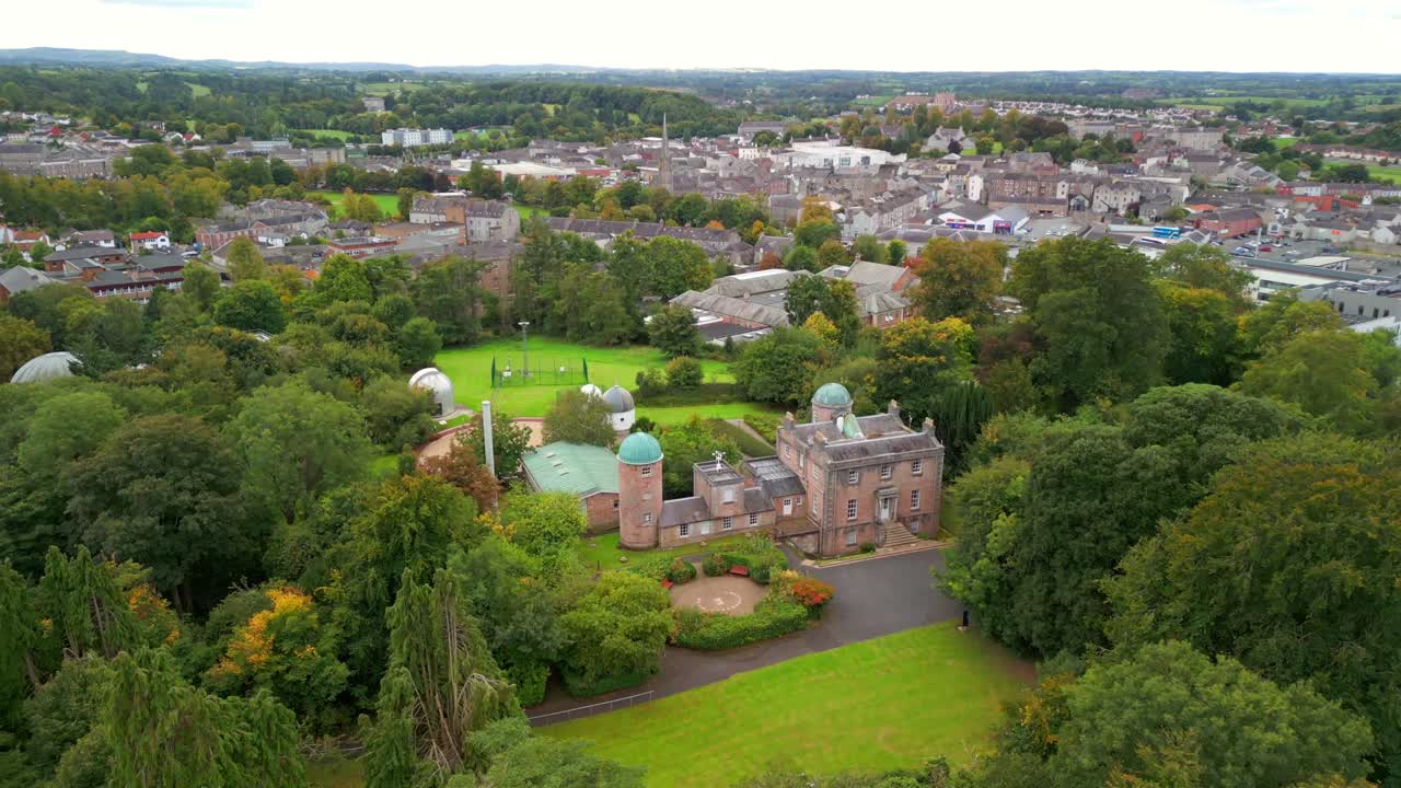 Reversing 4K 60FPS aerial reveal of the grounds at Armagh Planetarium in Northern Ireland in the UK. Produced with Rec709 color