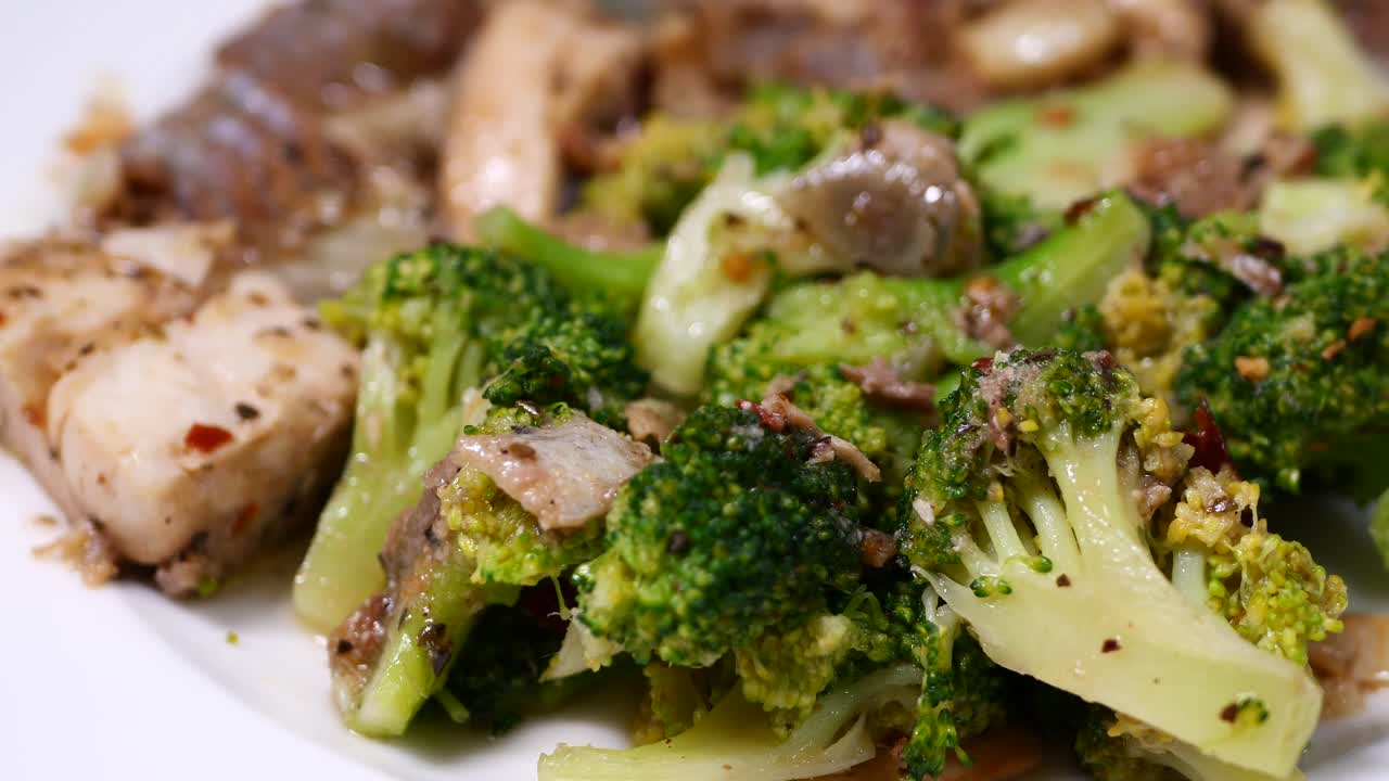 hongos salteados con ajo y perejil